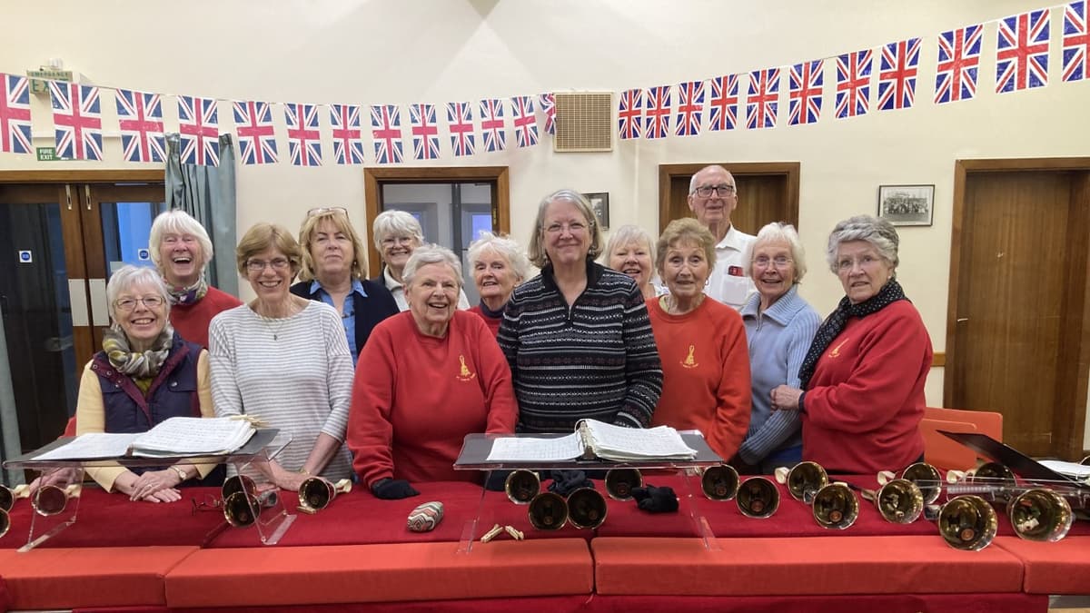 Tenby's handbell ringers fellow USA ringer tenbytoday.co.uk